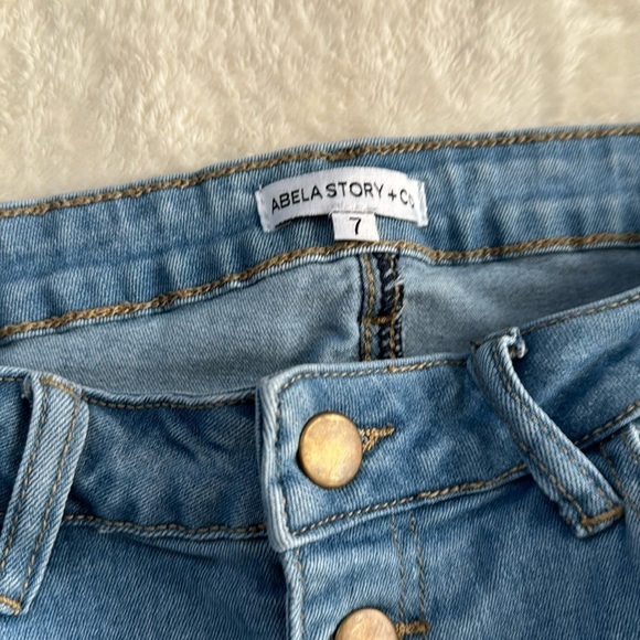 Abela Story & Co boutique custom skinny jean-light wash-size 7- Great Co… - Picture 5 of 8